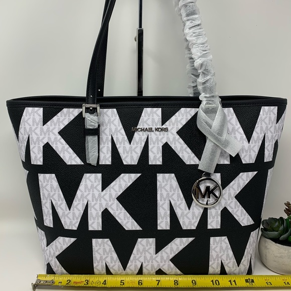 Michael Kors JST Medium Carryall Tote - Picture 2 of 9